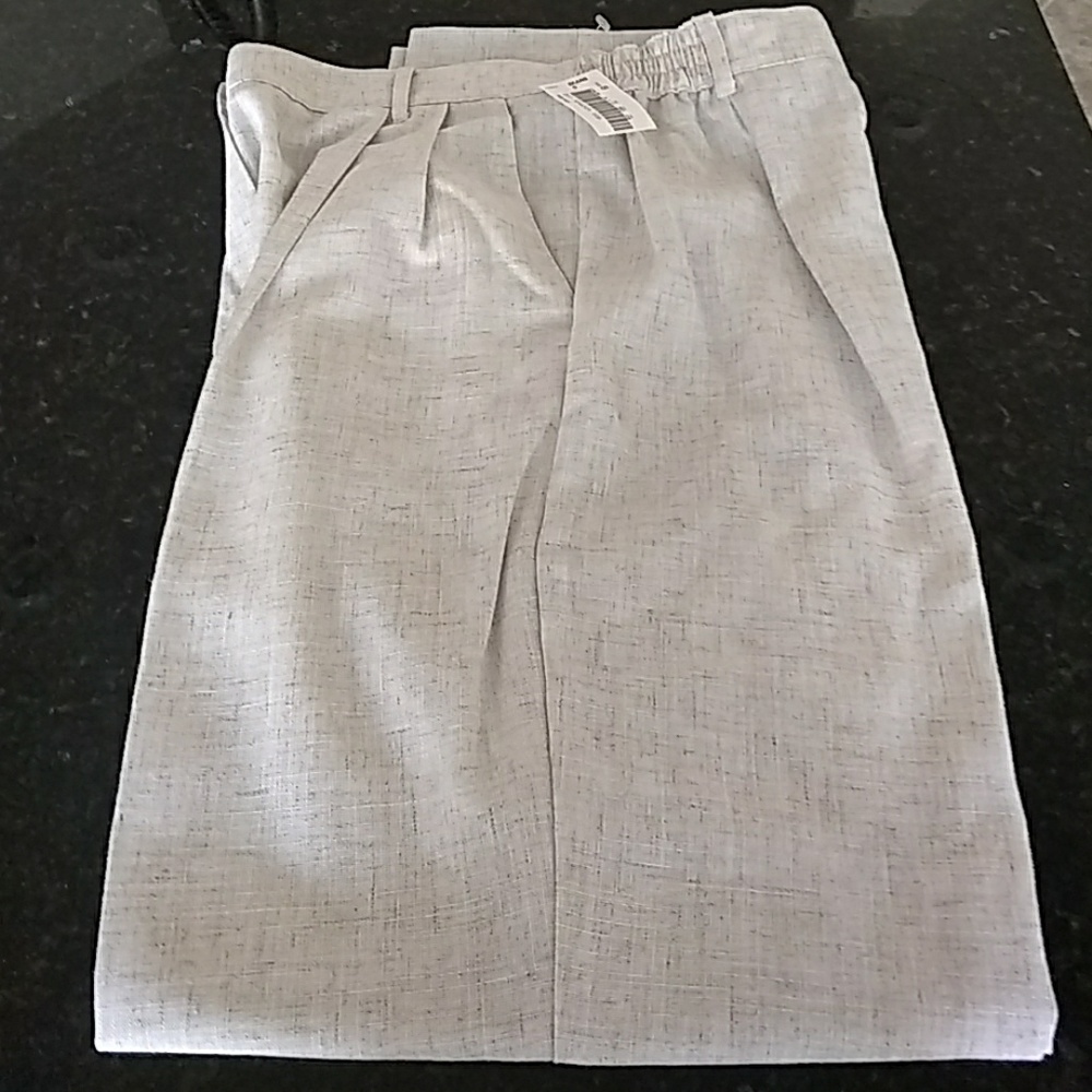 NWT size 8 pants